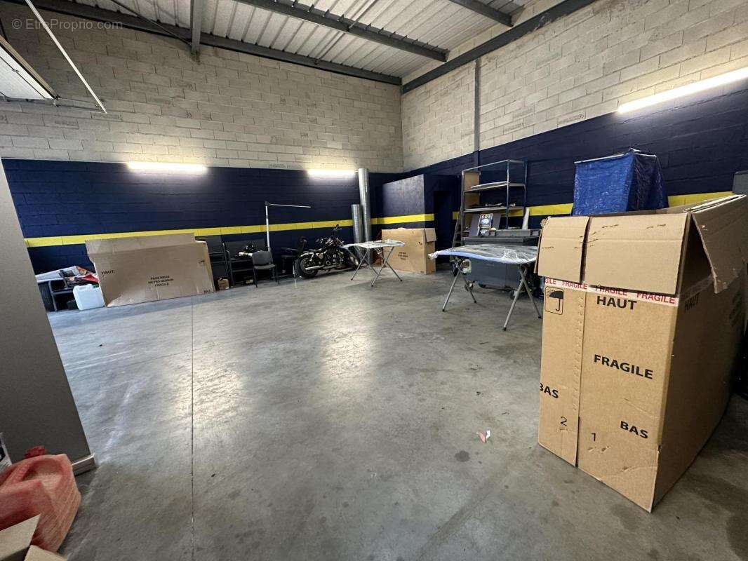 Fonds de commerce d'achat/vente de véhicules automobiles et accessoires, petits entretiens à LE MEE SUR SEINE - photo 3