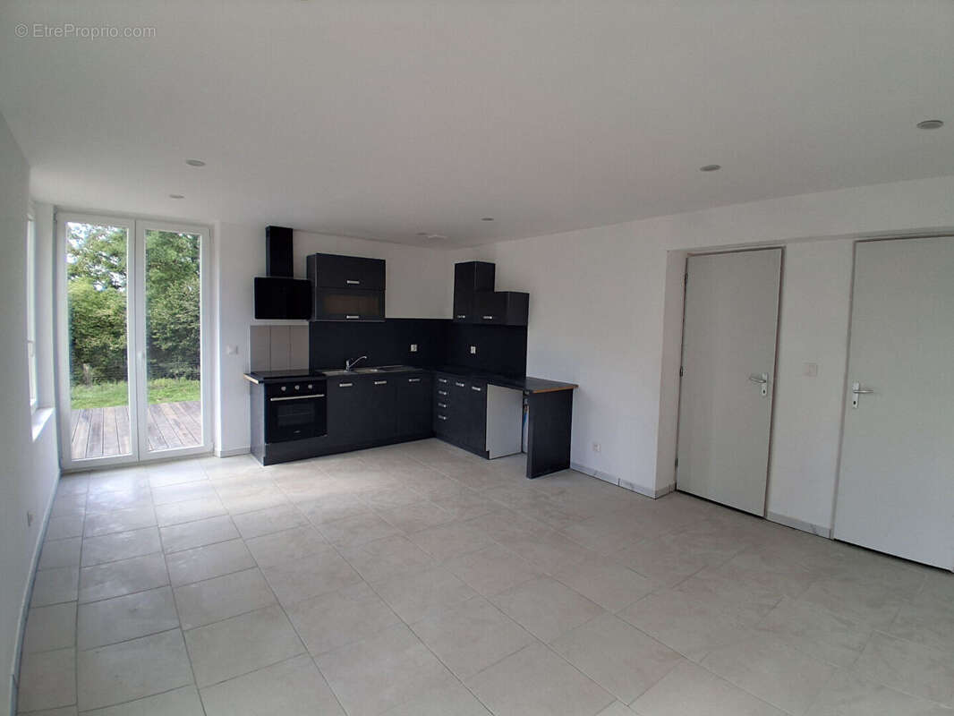 Maison à MONTIGNY-LE-FRANC