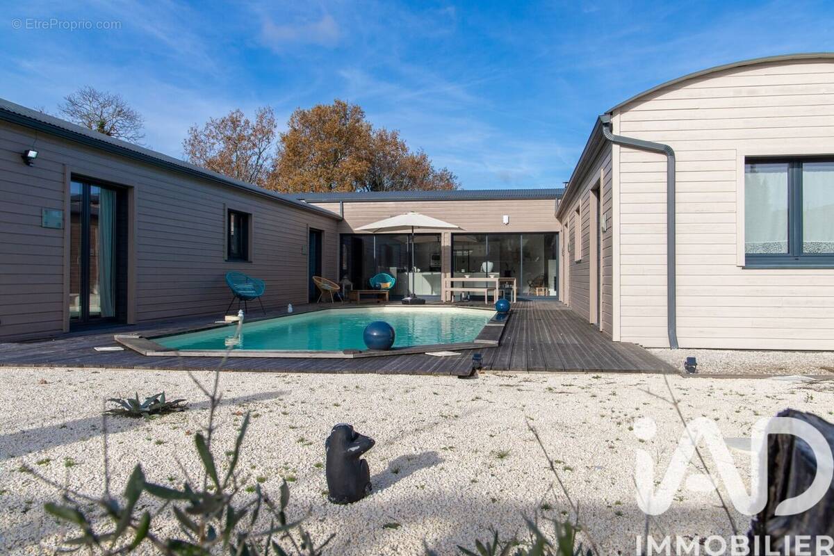 Photo 1 - Maison à SAINT-PIERRE-DU-MONT