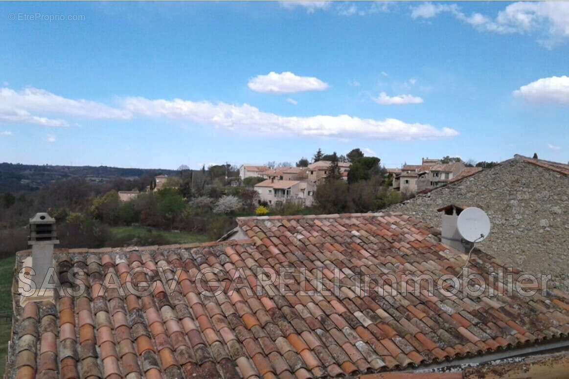 Maison à ARTIGNOSC-SUR-VERDON