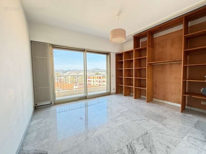  Exceptionnel - Appartement 3 pièces – Vue mer panoramique –parking et cave- Juan-les-Pins - photo 4
