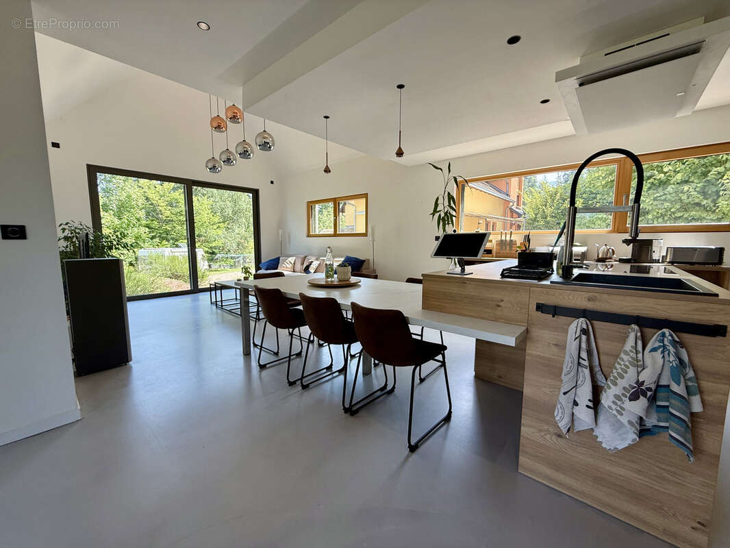 Maison à NEUVE-EGLISE