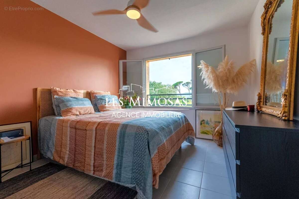 Appartement à LE MUY