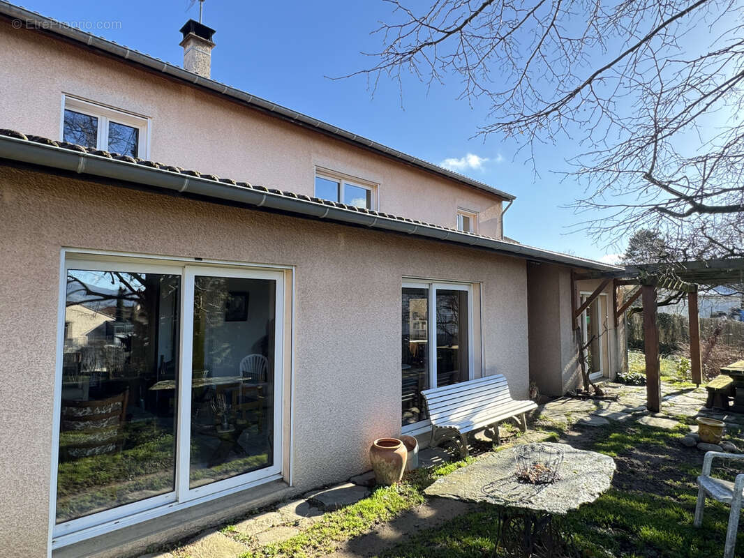 Maison à DAVEZIEUX