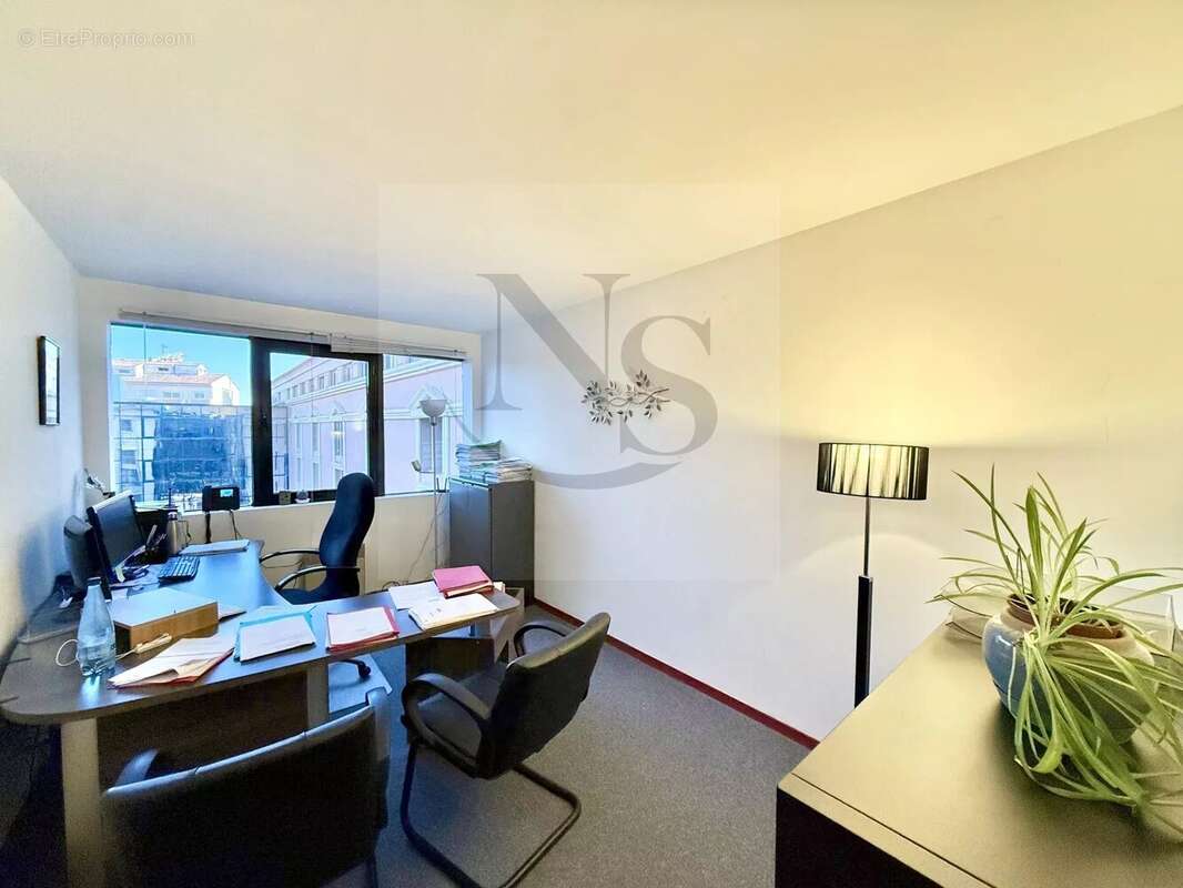 Commerce à AIX-EN-PROVENCE