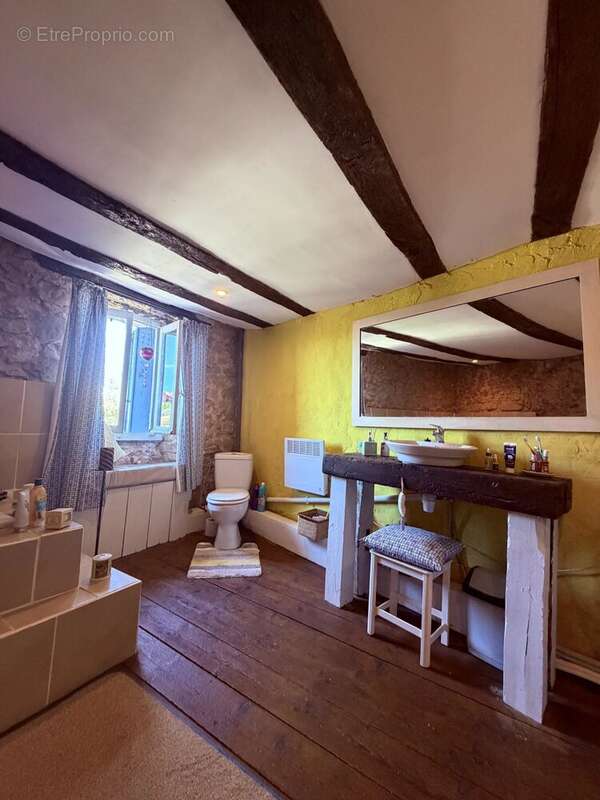 Appartement à MAGNAC-LAVAL