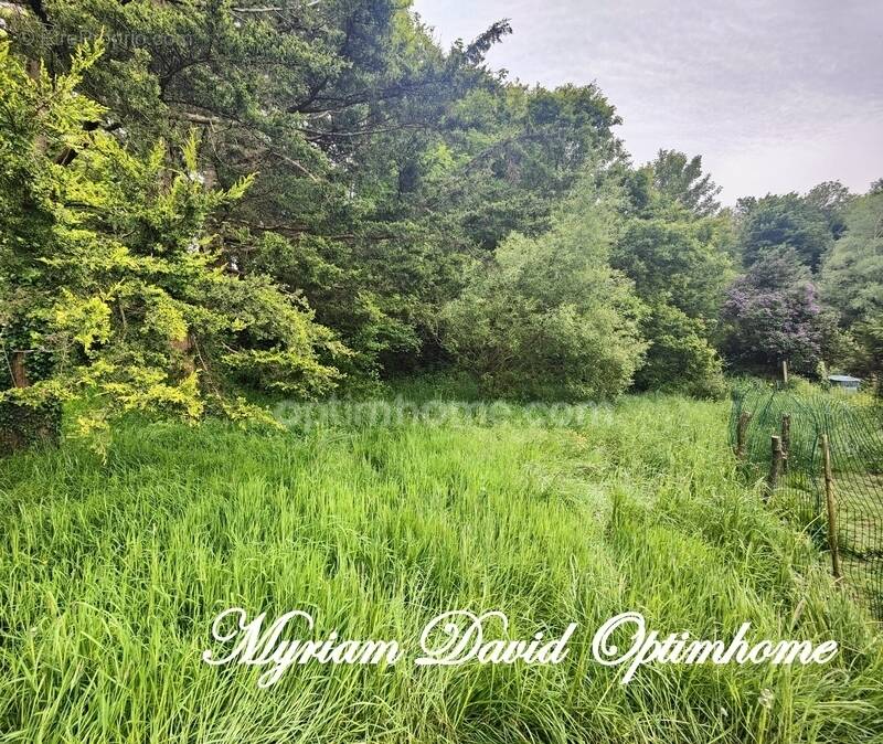 Terrain à ROSTRENEN