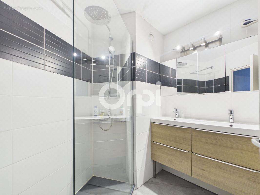 Appartement à MANDELIEU-LA-NAPOULE