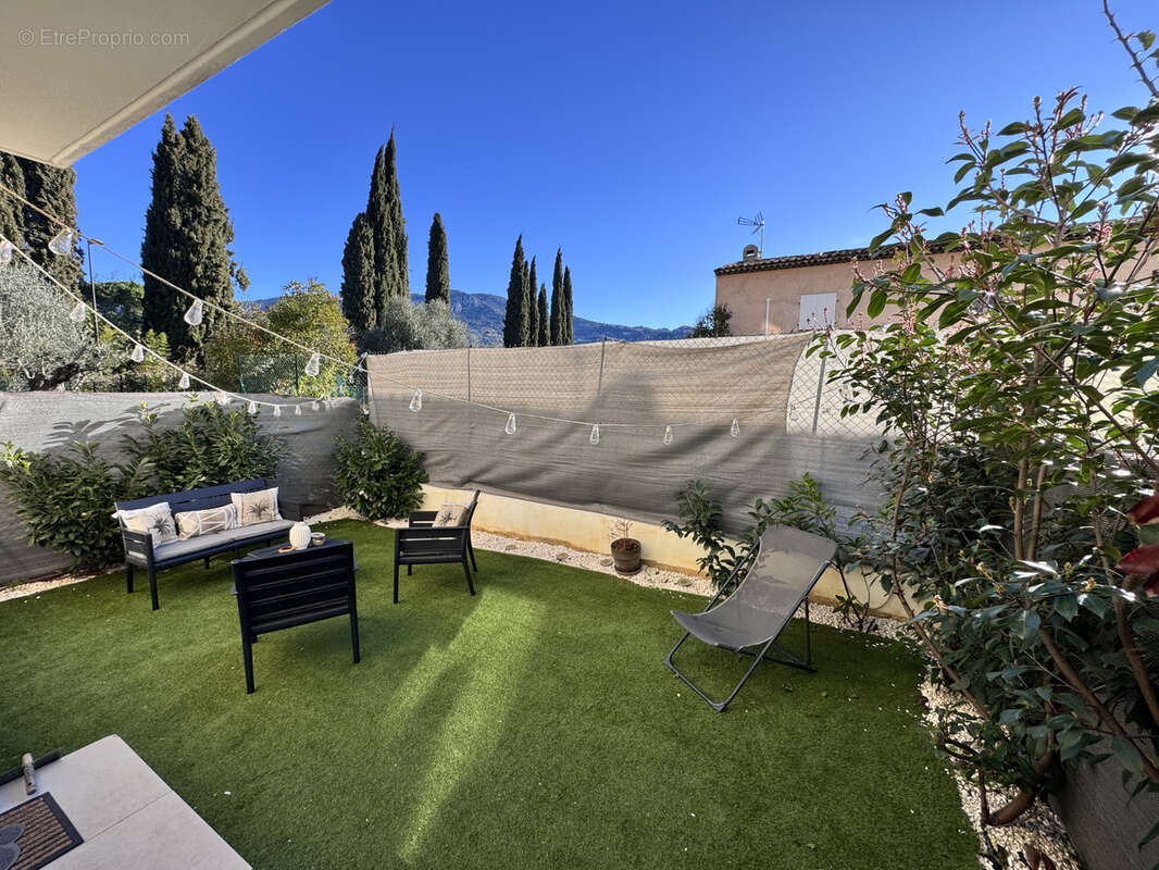 Appartement à CARROS