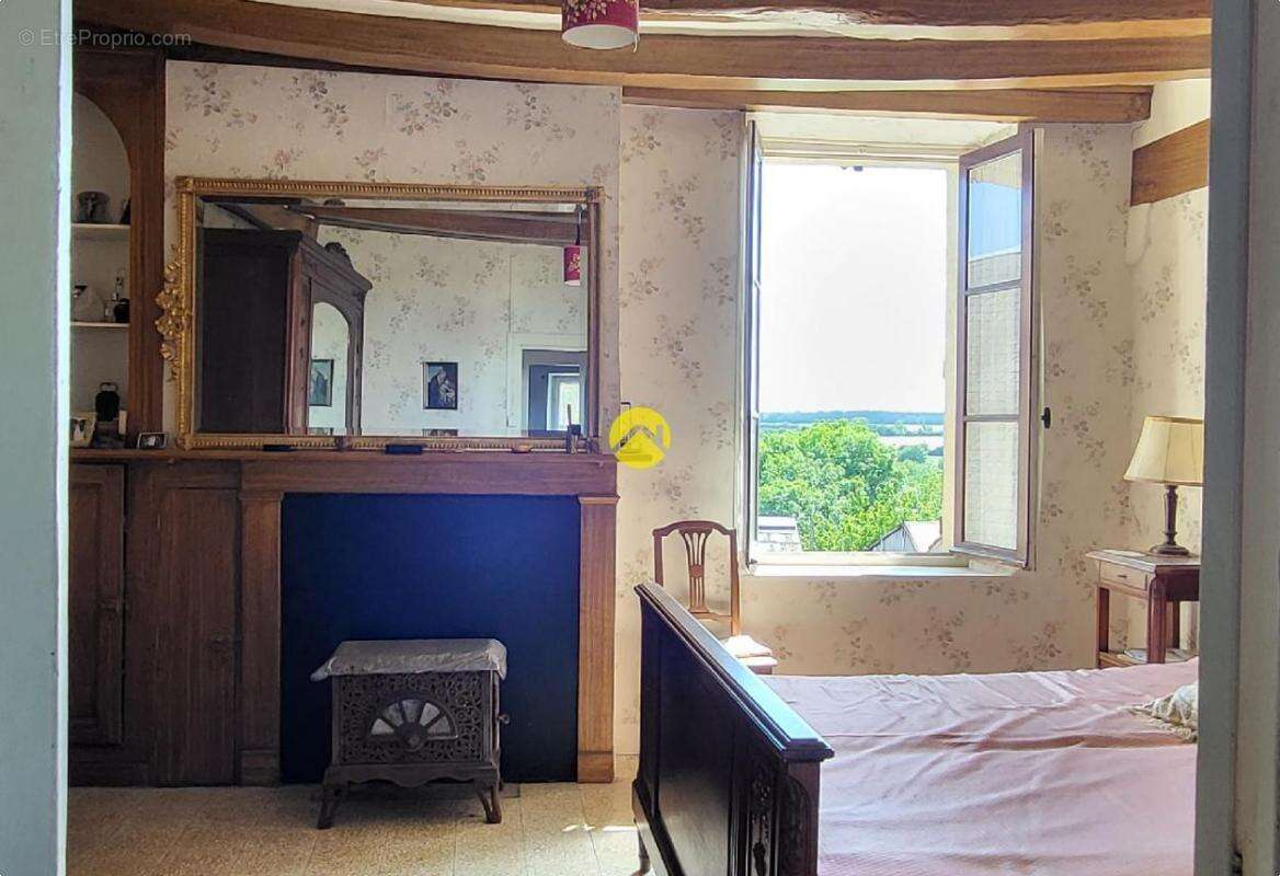 Maison à AUTRY-LE-CHATEL