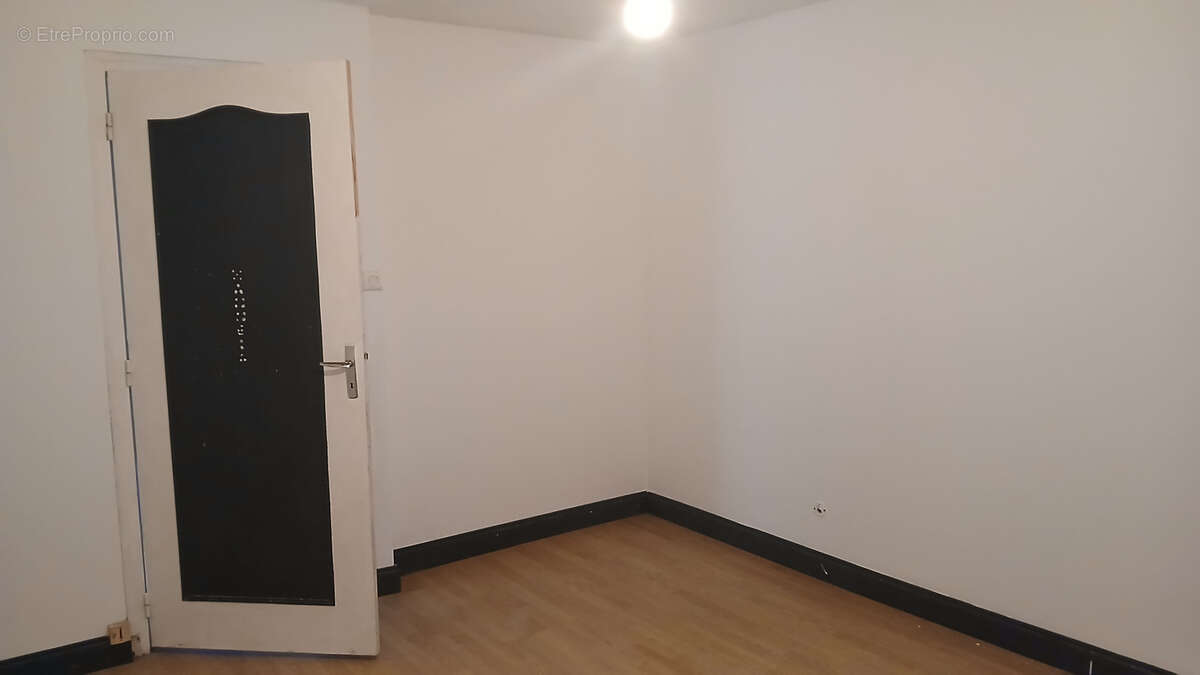 Maison à MONTIGNAC-LE-COQ