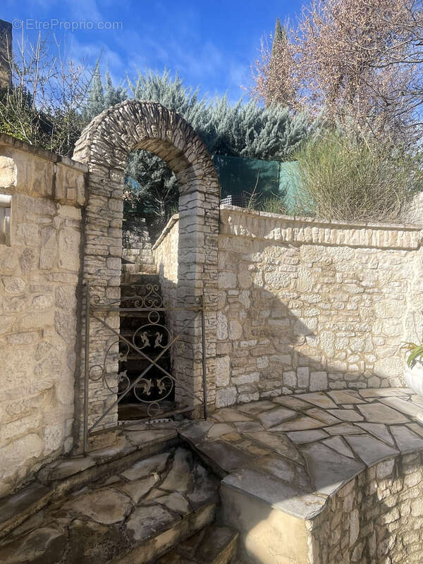 Maison à VAISON-LA-ROMAINE