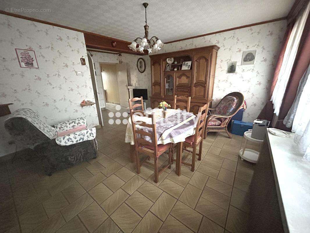 Maison à SAINS-EN-GOHELLE