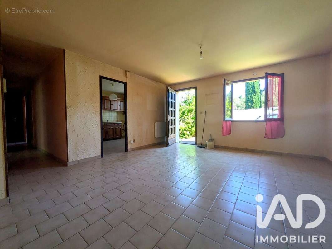 Maison 99 m² à Les Tourrettes  - photo 8