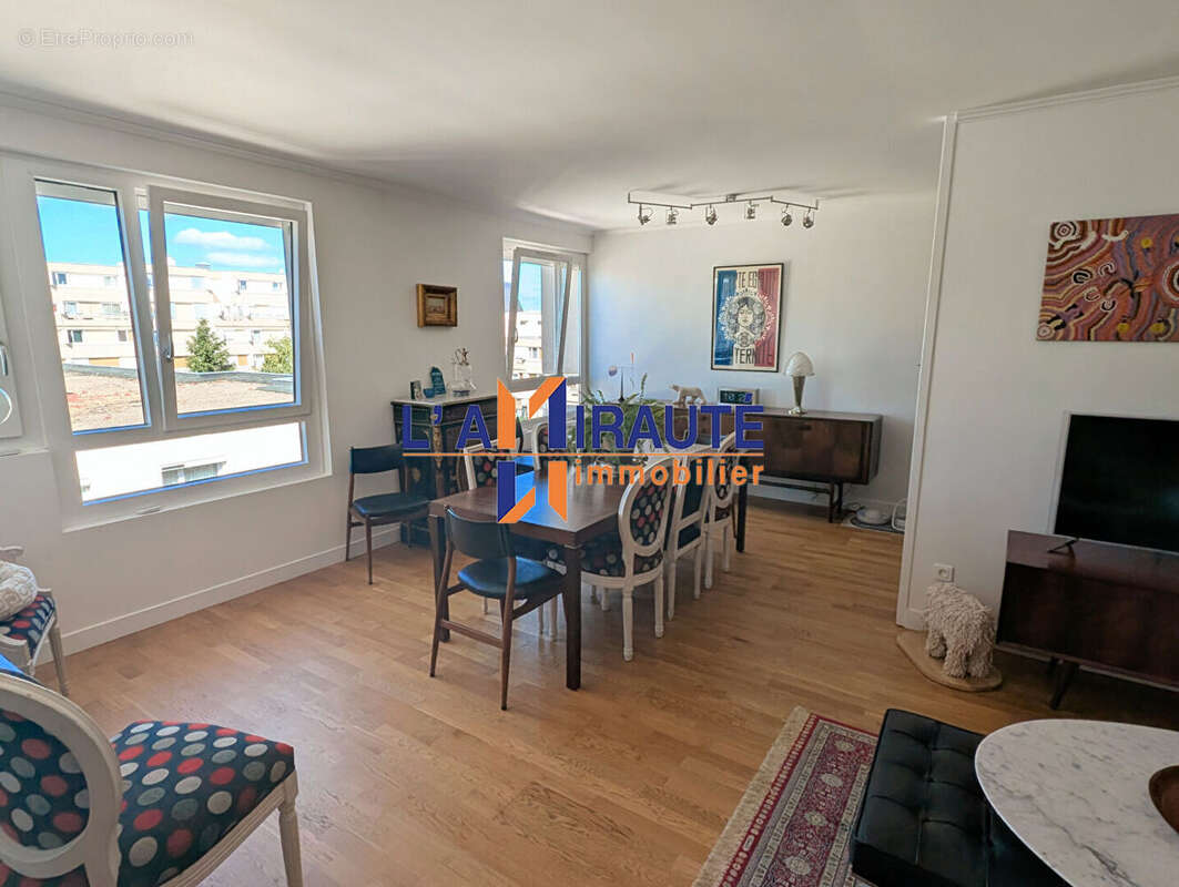 Appartement à HOUILLES