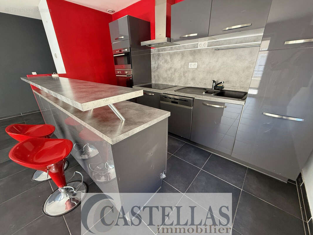 Appartement à ROQUEFORT-LA-BEDOULE