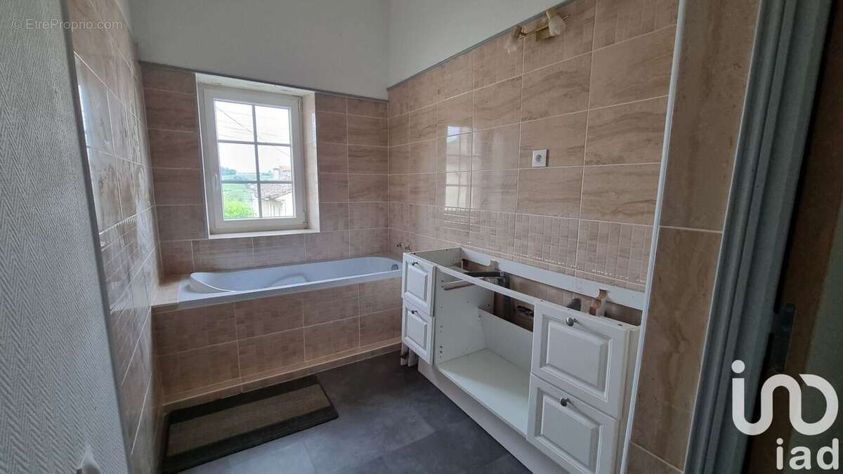 Maison 173 m² à Sainte-Colombe  - photo 6