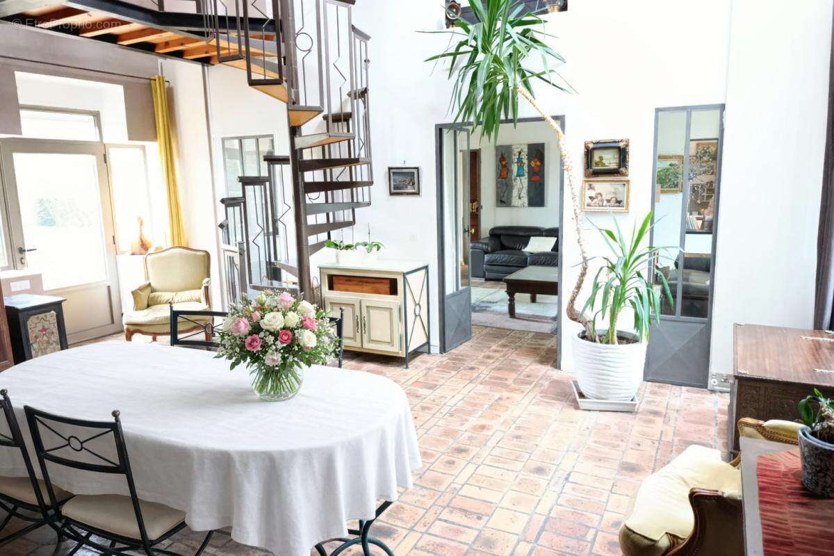 Maison à DAMMARIE-LES-LYS