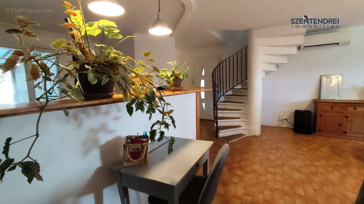 Szentendrei Immobilier - Lunel NORD - maison F6 - jardin - garage  - Maison à LUNEL