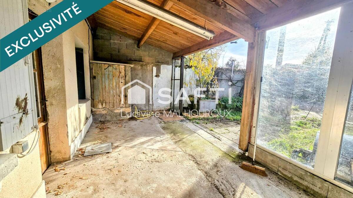 Photo 1 - Maison à ROULLET-SAINT-ESTEPHE