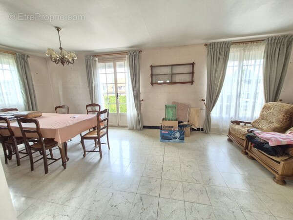 Maison à NEUFCHATEL-EN-BRAY