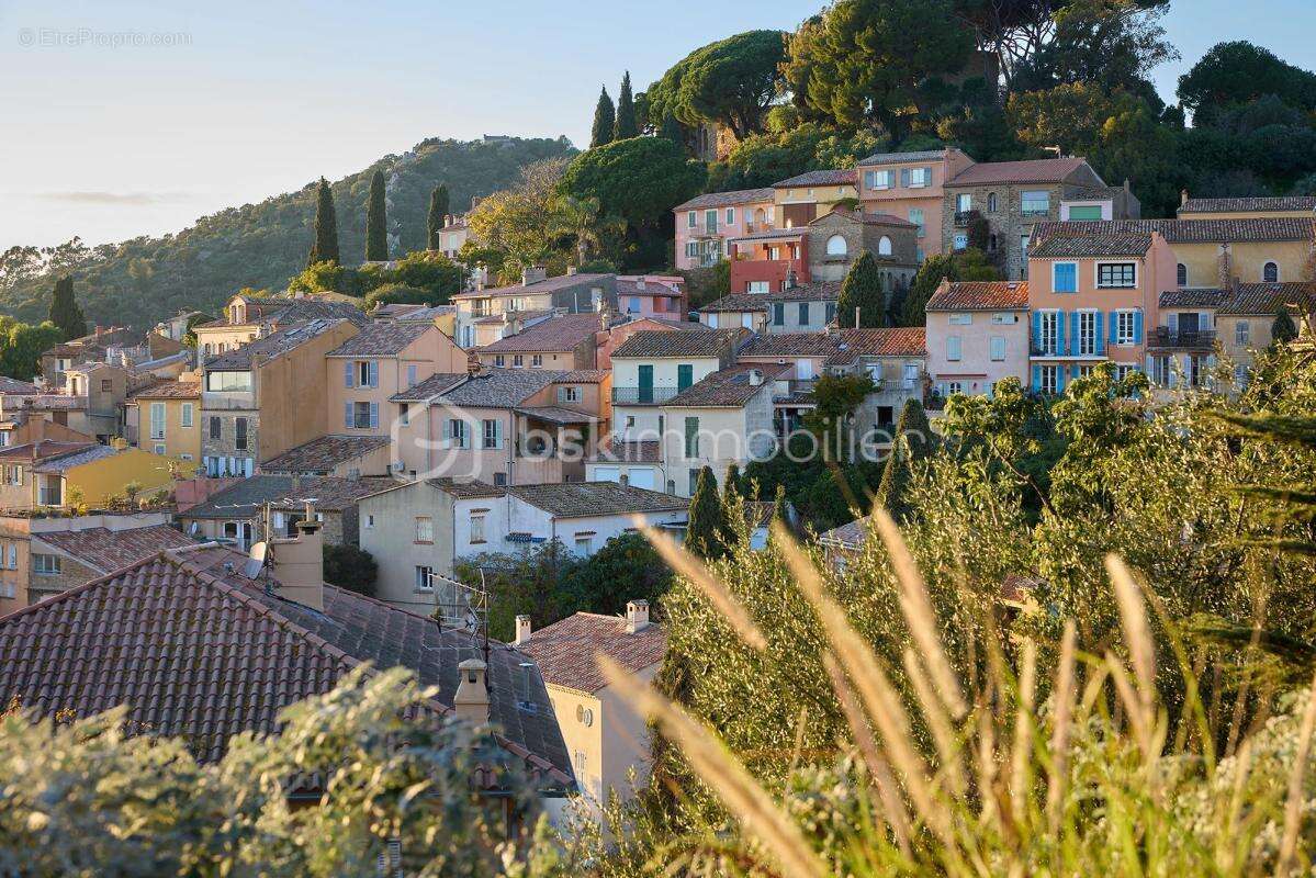 Appartement à BORMES-LES-MIMOSAS
