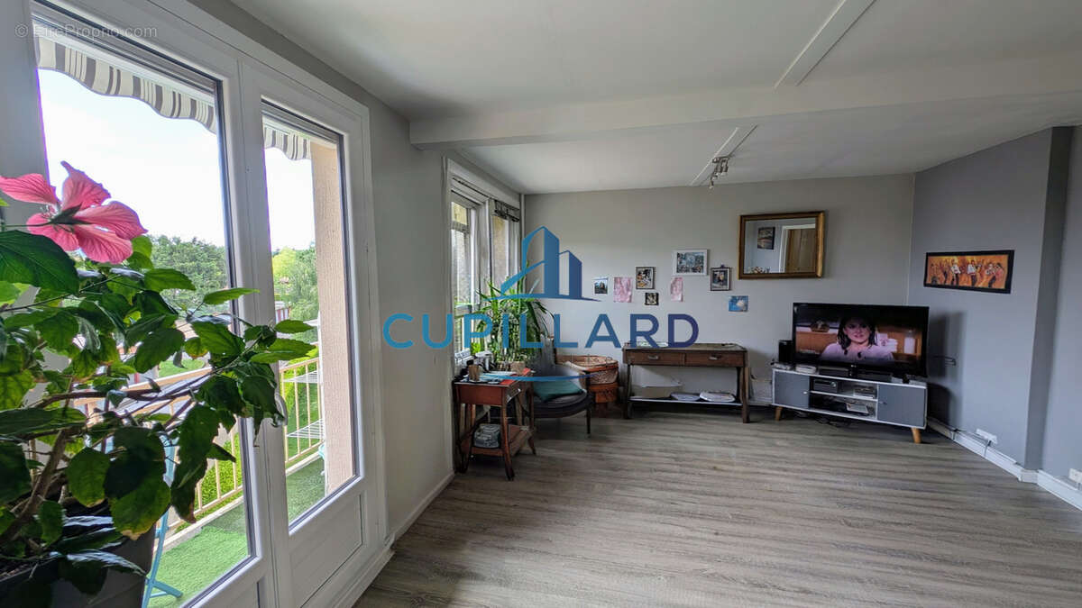 Appartement à RIORGES