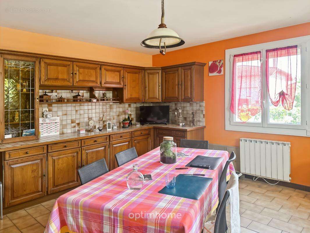 Maison plain-pied 125 M2 habitables, sur sous sol total, proximité tous commerces - photo 9