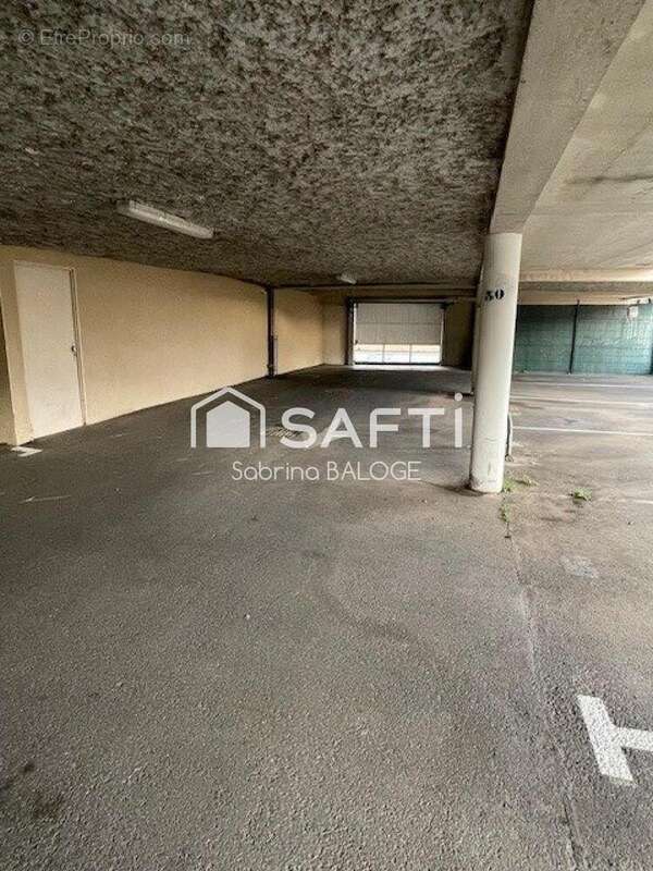 Photo 3 - Parking à SERIGNAN
