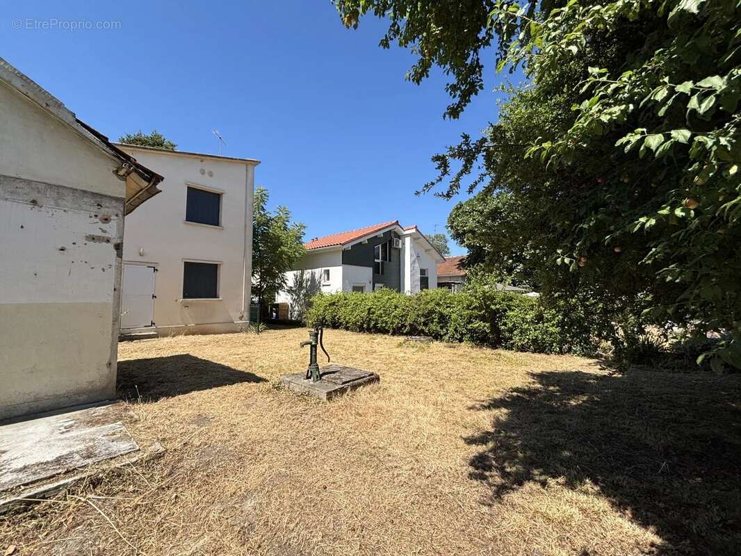 PONT DES DEMOISELLES, Jolie maison de ville de 59 M²  avec fort potentiel - photo 13