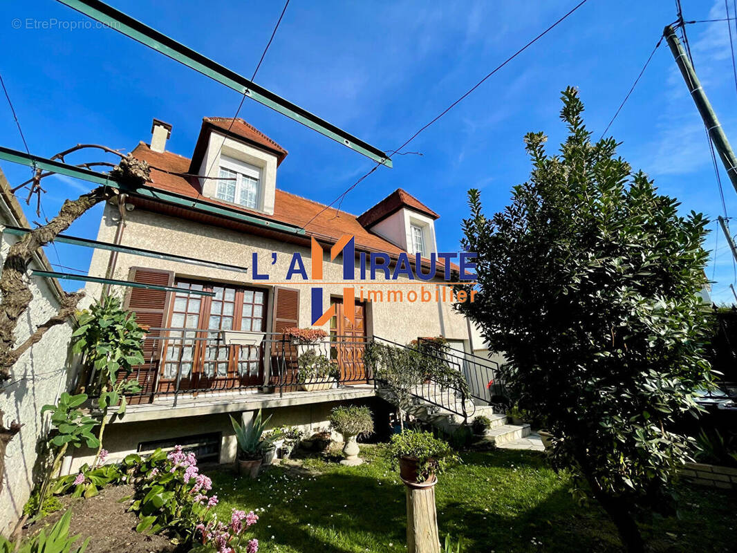 Maison à HOUILLES