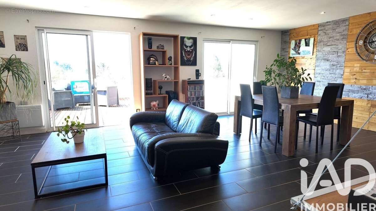 Photo 5 - Appartement à SAINT-JUST-SAINT-RAMBERT