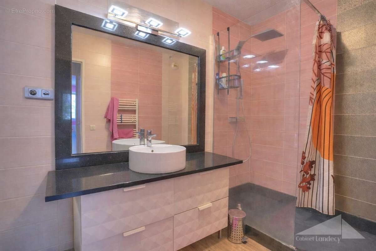 Appartement à SERGY