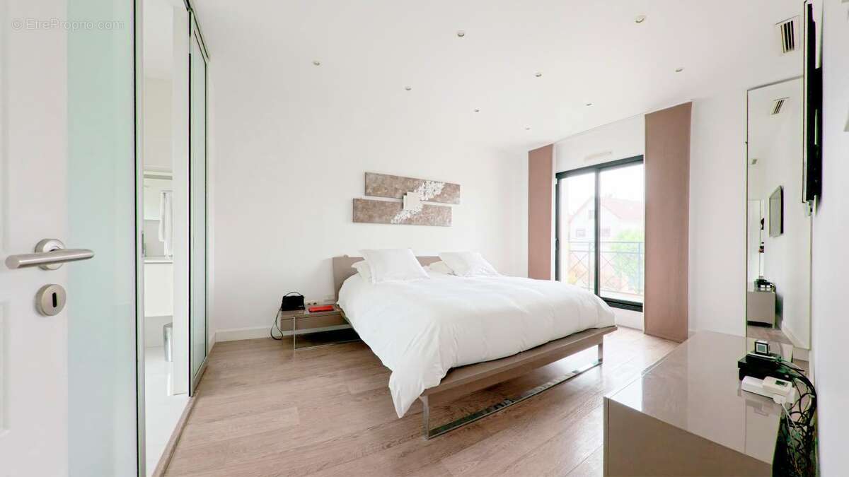 Maison à SAINT-MAUR-DES-FOSSES