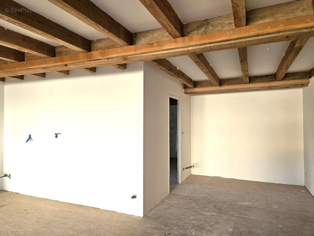 Maison à ONET-LE-CHATEAU