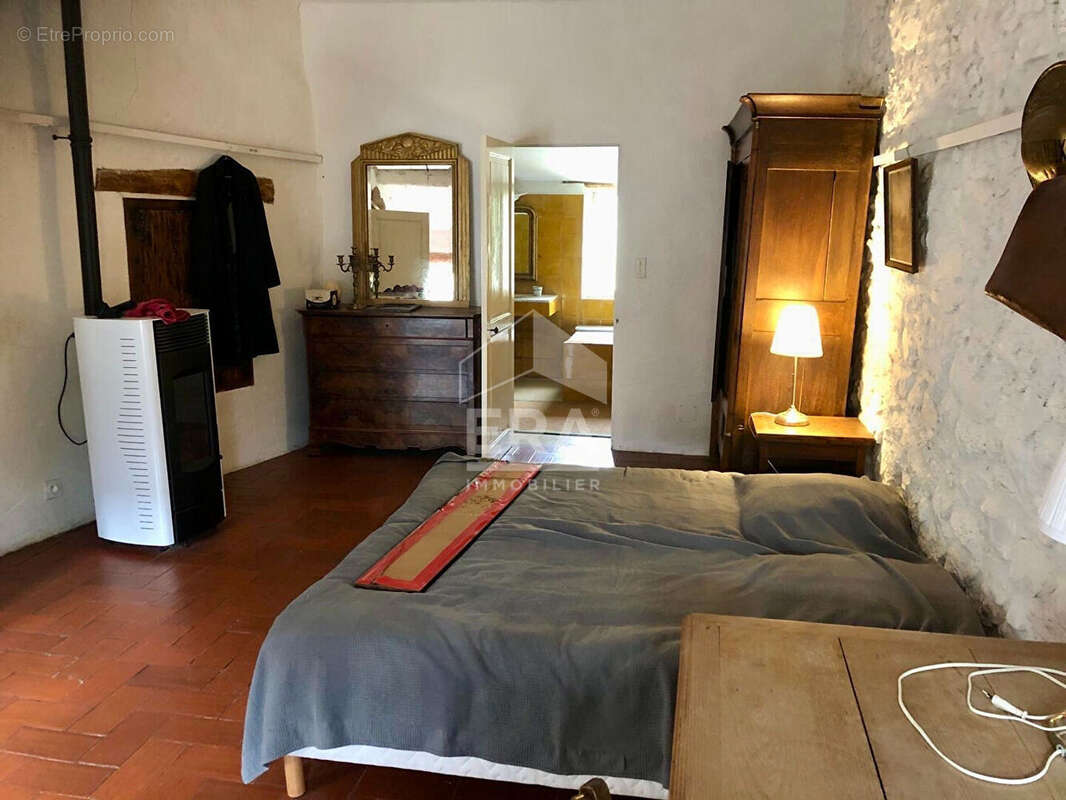 Autre à CHATEAUNEUF-MIRAVAIL