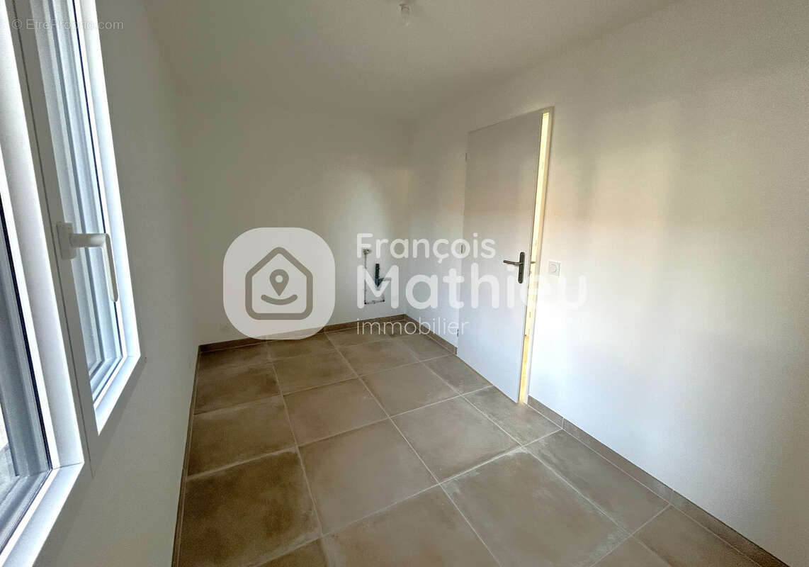 Condeissiat -  Maison T4 rénovée en 2025 avec jardin. - photo 9