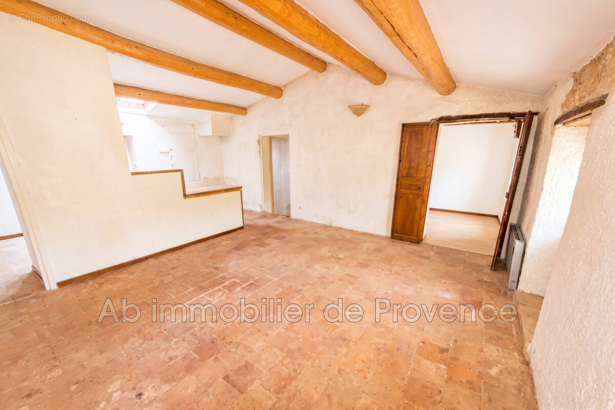 Appartement à ROGNES