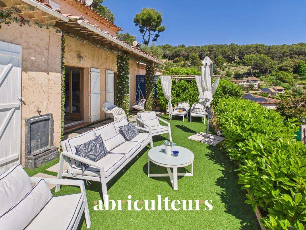 Maison à VALLAURIS