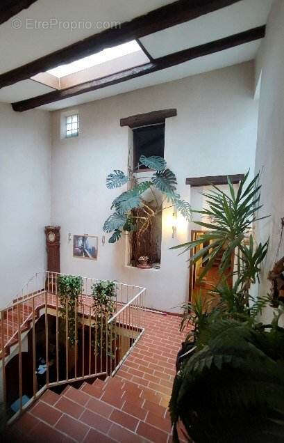 Grande maison de ville avec patio centre-ville - photo 2