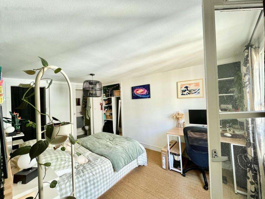 Appartement à PARIS-8E