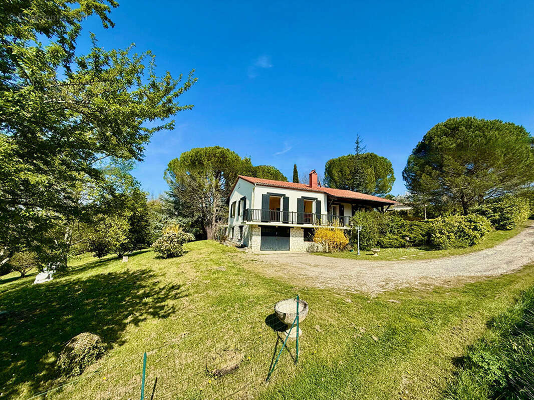 Maison à PUJOLS