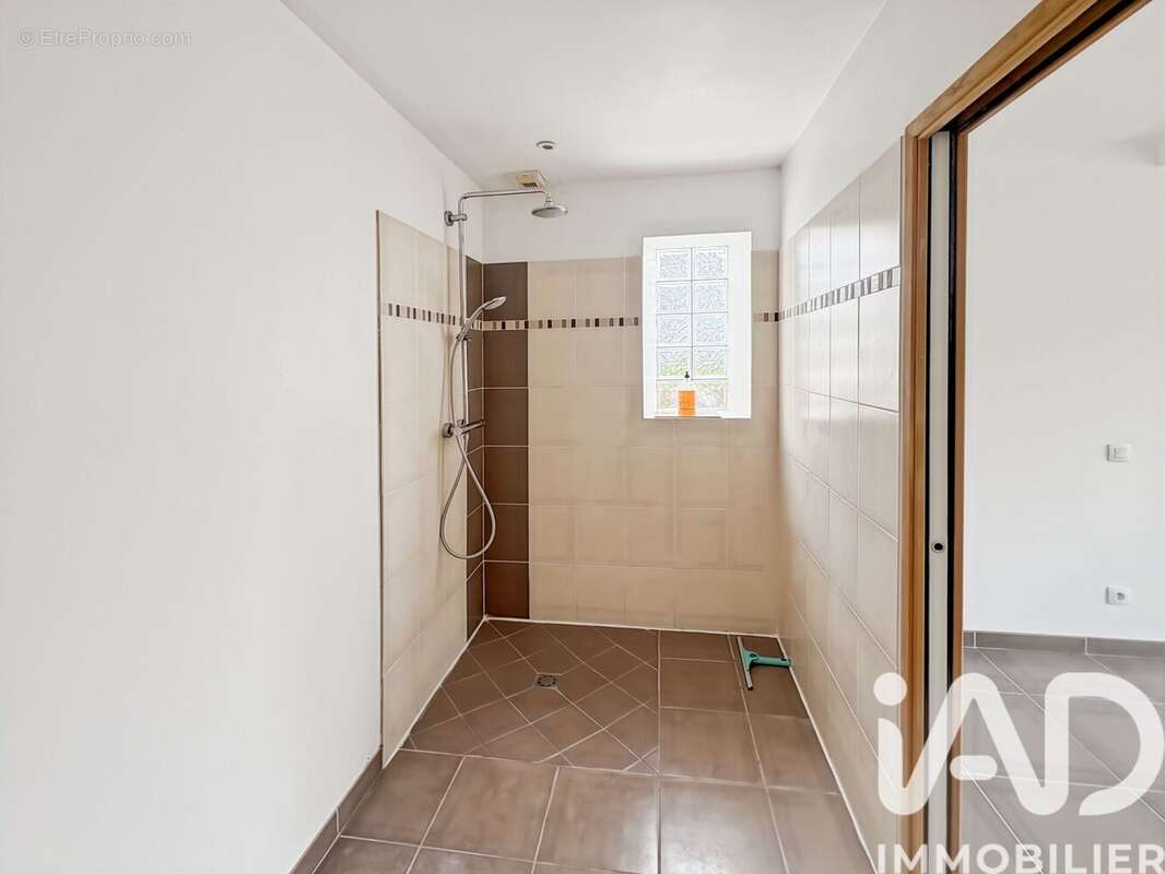 Maison 131 m² à Locmiquelic  - photo 7