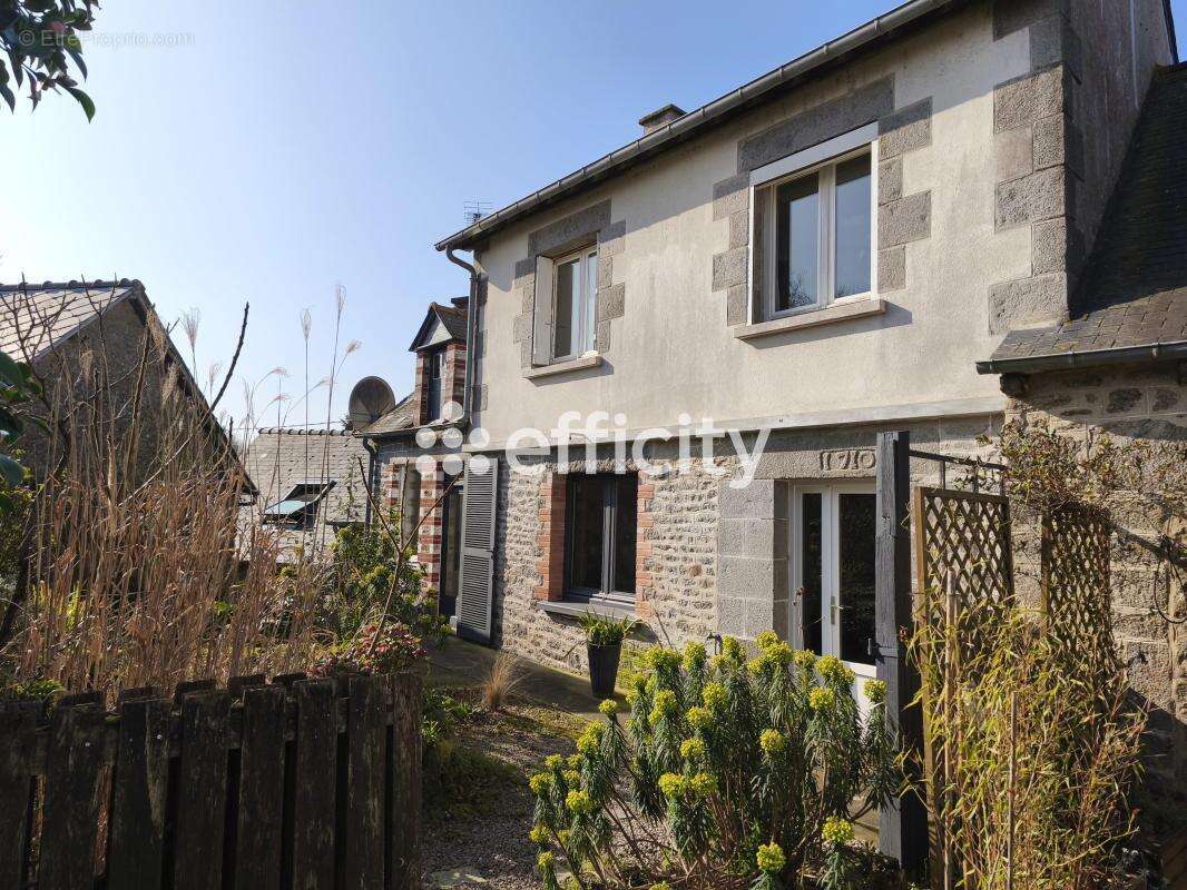 Maison à SAINT-PIERRE-DE-PLESGUEN