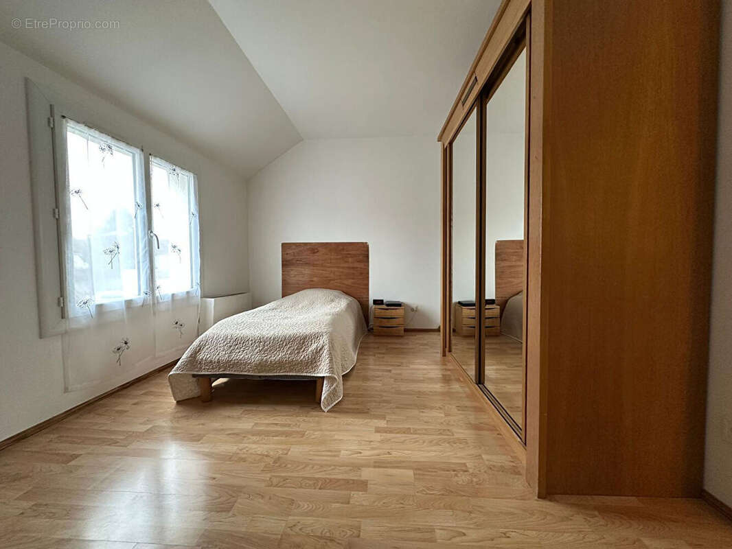 Maison à SAVIGNY-LE-TEMPLE