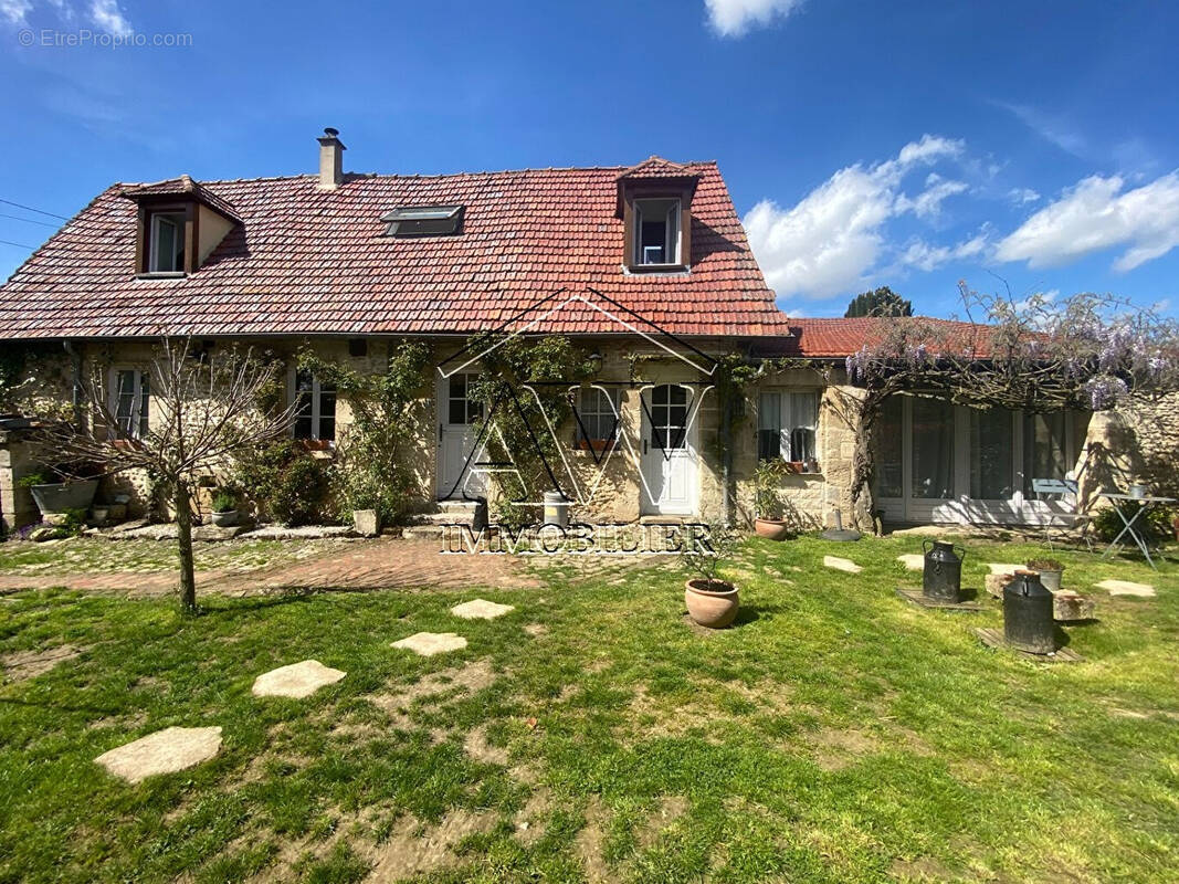 Maison à SAINTE-GENEVIEVE