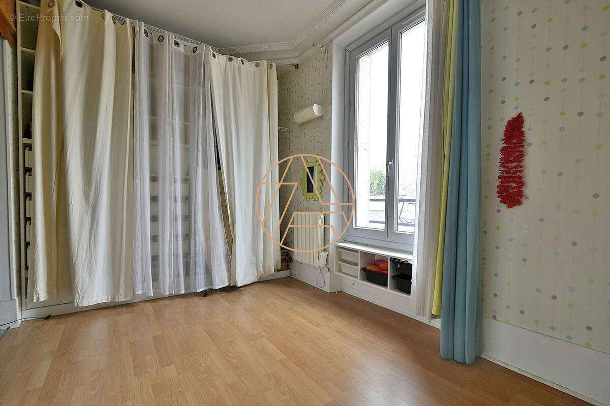 Appartement à SAINT-MAUR-DES-FOSSES
