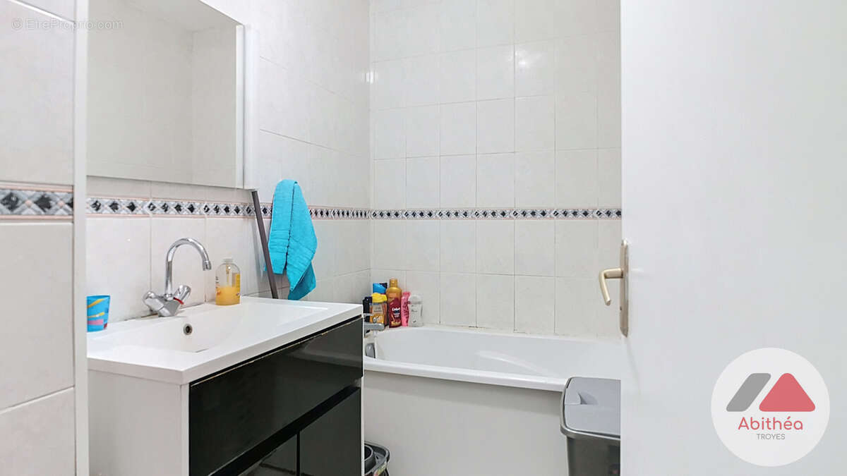 Appartement à LA CHAPELLE-SAINT-LUC