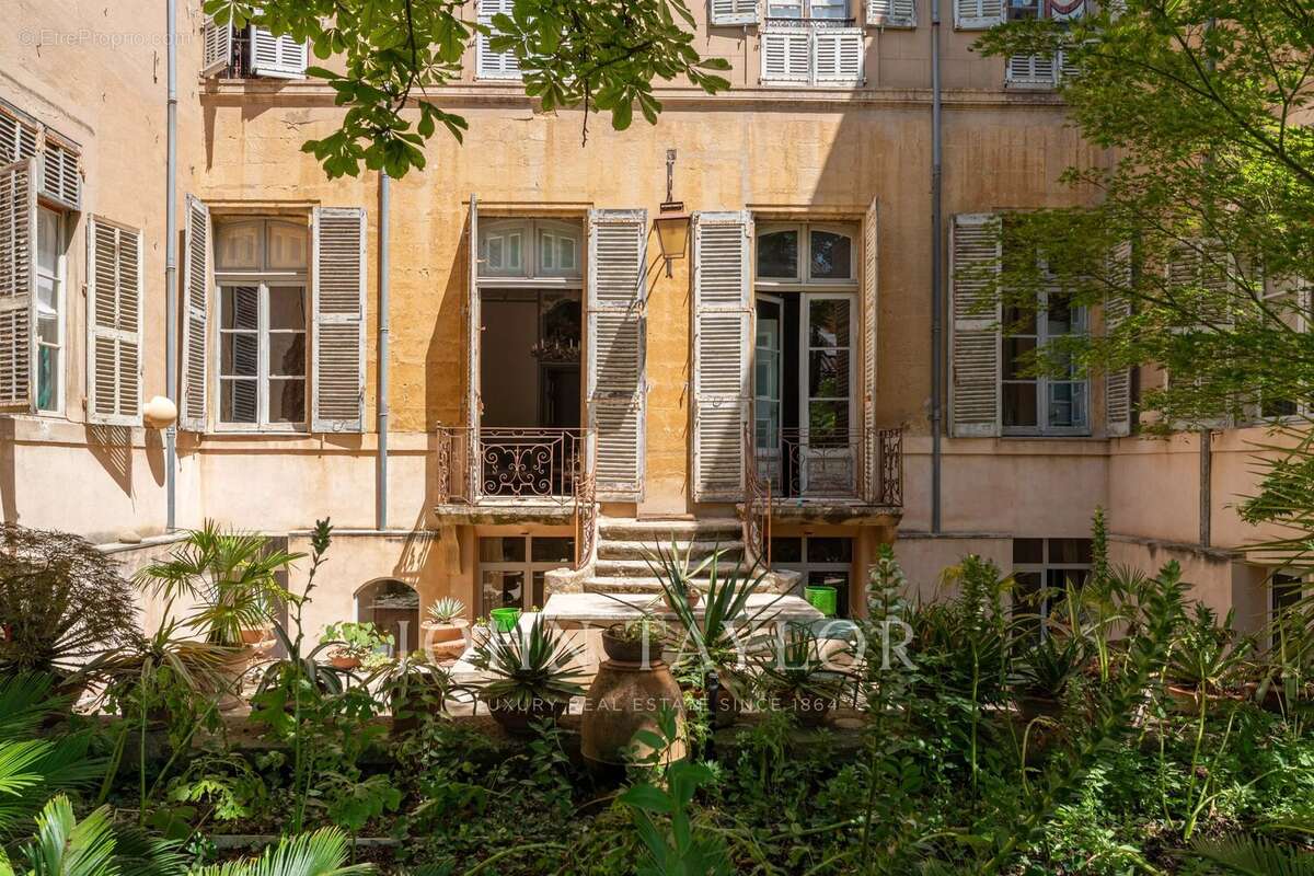 Appartement d'exception avec jardin et piscine au cœur du quartier Mazarin - photo 2