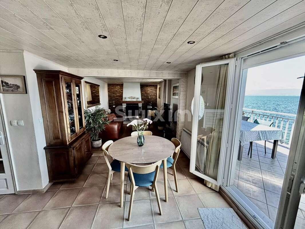 Appartement à EVIAN-LES-BAINS